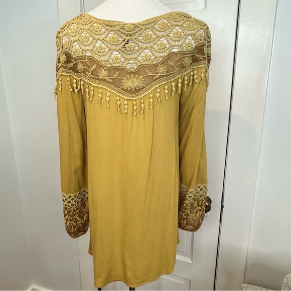 XCVI‎ CROCHET YELLOW GOLD MUSTARD LONG SLEEVE SHEER TUNIC TOP W TASSLES SZ LARGE - Picture 5 of 5
